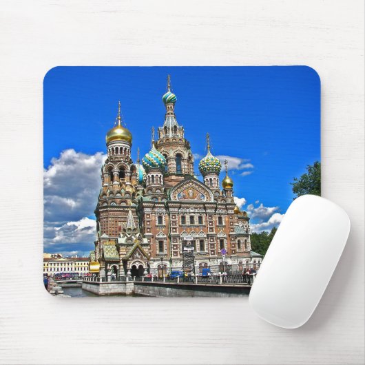 De kerk op het gemorste bloed muismat (Met muis)