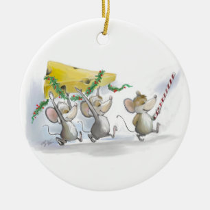 De kerstkaasversiering binnenhalen keramisch ornament