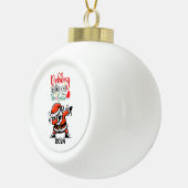 De Kerstman dondert door de sneeuw Keramische Bal Ornament (Rechts)