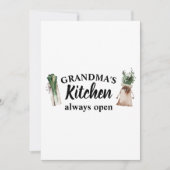 De keuken van de moderne grootmoeder is altijd ope feestdagenkaart (Voorkant)