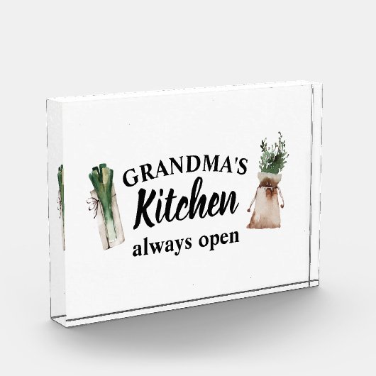 De keuken van de moderne grootmoeder is altijd ope fotoblokken (Links)