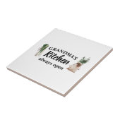 De keuken van de moderne grootmoeder is altijd ope tegeltje (Zijkant)