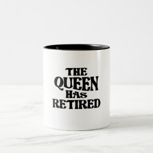 De koningin heeft Funny Retirement gepensioneerd Tweekleurige Koffiemok