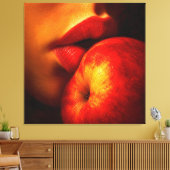 De kus van nectarine – Een intieme portret Canvas Afdruk (Insitu (Woonkamer))