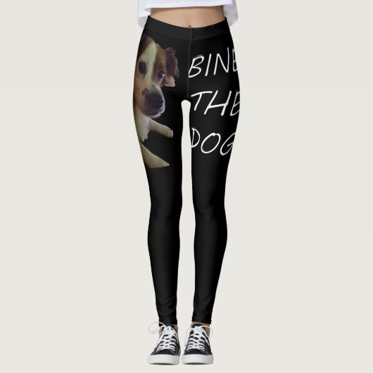 De leggings van de hond binden (Voorkant)