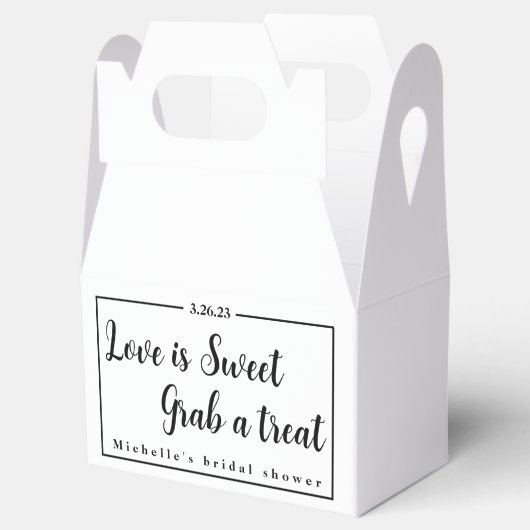 De liefdesdoos behandelen is een mooie, eenvoudige bedankdoosjes (Geopend)