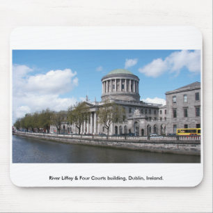 De Liffey & Four Courts, Dublin Ierland. Muismat