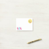 De Lol de langue notes de post-it d'Emoji (Sur un bureau)