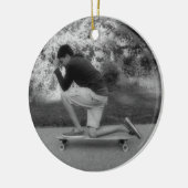 De longboard pose keramisch ornament (Links)
