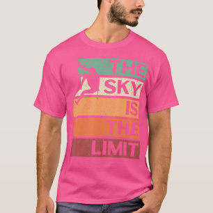 De lucht is de Limit Rock Climbing Mountaineer Hik T-shirt