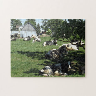 De luie Koeien die onder een Boom op Boerderij zit Legpuzzel