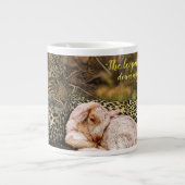 De luipaard moet liggen bij het kind-Isaiah 11 Extra Grote Beker (Voorkant)