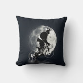 De maan achtervolgen - Mountain Biker Kussen (Voorkant)