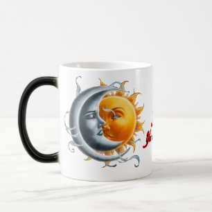 De maan en de zon worden verliefd op een witte magische mok