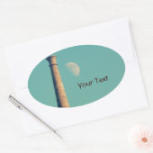 De maan en een toren: Aberystwyth Ovale Sticker (Envelop)