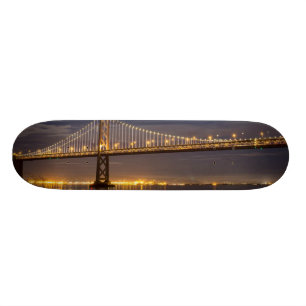 De maan vanavond over de Brug van de baai Skateboard