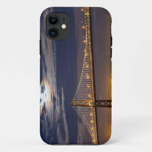 De maanopkomst vanavond boven de Bay Bridge iPhone 11 Hoesje