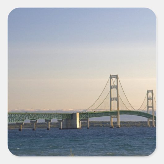 De Mackinac Bridge die de Straat van 3 overspannen Vierkante Sticker (Voorkant)