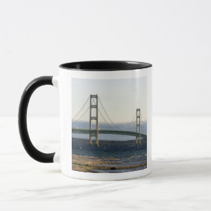 De Mackinac-brug overspant de Straits of 4 Mok