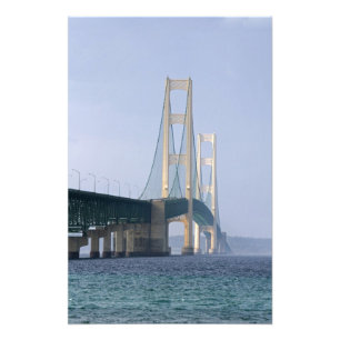 De Mackinac-brug overspant de Straits of Foto Afdruk