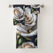 De magnifiques roses blanches aux détails dorés (En situation)