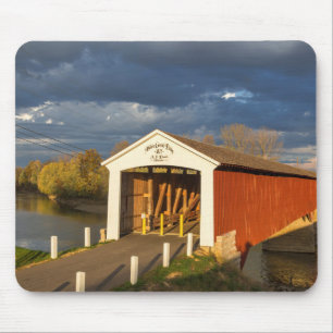 De Medora bedekte brug gebouwd in 1875 Muismat