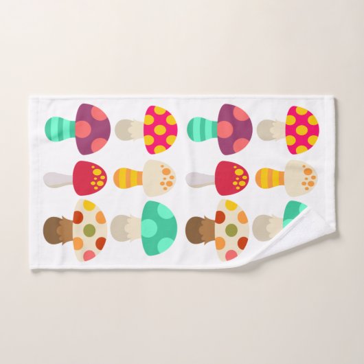 De mignons champignons colorés (Serviette à main)