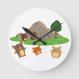 De mignons ours de dessin dans une horloge murale