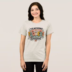 De mooiste bloemen in het boeket onderwijzen Retro Tri-Blend Shirt