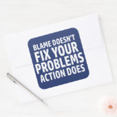 De naam lost uw problemen niet op Actie doet Vierkante Sticker (Envelop)