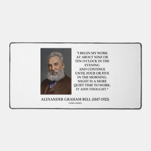 De nacht is een rustiger tijd om Graham Bell Qte t Bureaumat