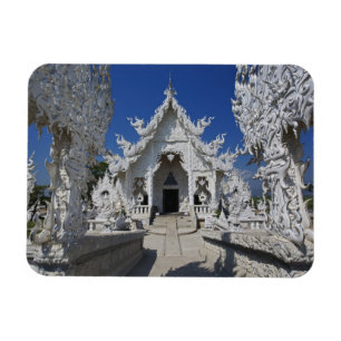De nieuwe geheel witte tempel van Wat Rong Khun in Magneet