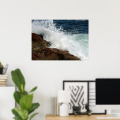 De oceaangolven kruipen tegen de Rocks Poster (Thuiskantoor)