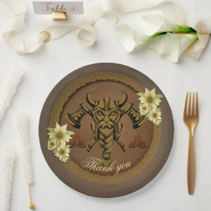 De onbevreesde viking met helm met hoorns. papieren bordje