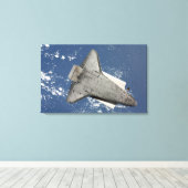 De onderkant van ruimteshuttle Discovery 2 Canvas Afdruk (Insitu (Houten vloer))