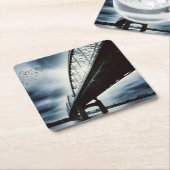 De Onderzetters van de honderdjarige brug (Schuin)