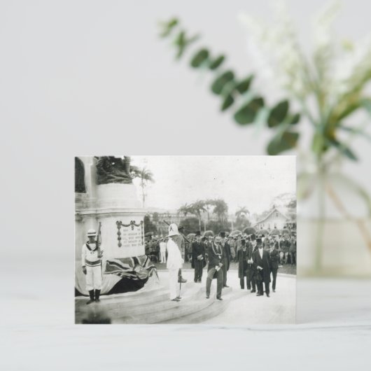 De onthulling van de herdenking van de oorlog briefkaart (Staand voorkant)