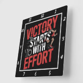 De overwinning begint bij de Effort Runner Vierkante Klok (Hoek)