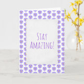 de paarse verjaardag van het gingangmadeliefje kaart (Gele Bloem)