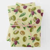 De Papier Cadeau Motif Feuille d'olive et d'olive rustique (En situation)