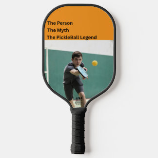 De Persoon • De Mythe • De Pickleball Legende Paddle