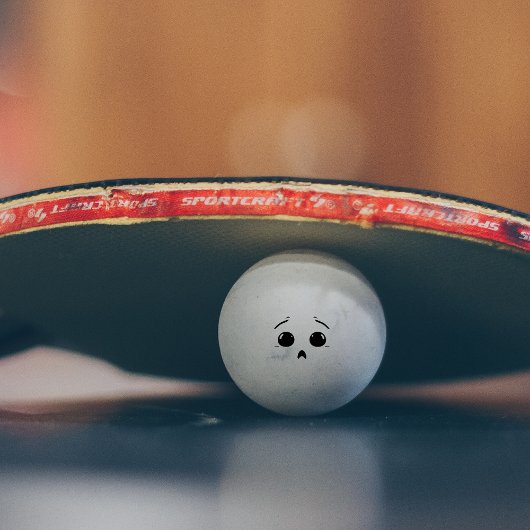 De Ping Pong Balle à bascule à visage effrayé