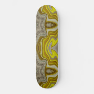 de pintura amarilla con beige skateboard