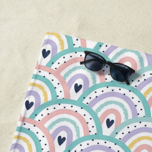 De Plage Cute Pastel Rainbow Motif Beach Serviette (En situation)