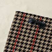 De Plage Serviette classique Houndstooth Black, Tan & Red B (En situation)
