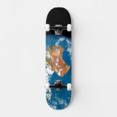De planeet Aarde toont wolken boven Australië. Skateboard (Voorkant)
