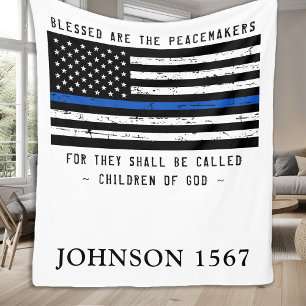 De politie van de vredeshandhavers heeft een blauw fleece deken