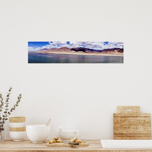 De rivier de Brahmaputra en het woestijnlandschap Poster (Keuken)