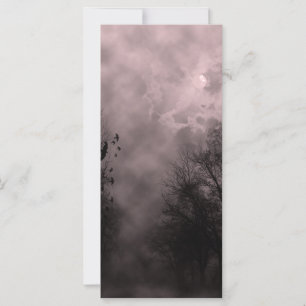 De Rode Achtervolgde Hemel van het bloed met Raven