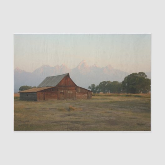 De rode houten schuur doet ons zijn dak dicht tissuepapier (Voorkant)